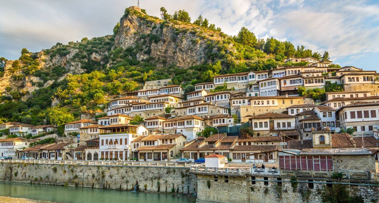 Albanië actief en cultuur: tussen de Adriatische Zee en Albanese Alpen - AlbaniëCity Tour Berat