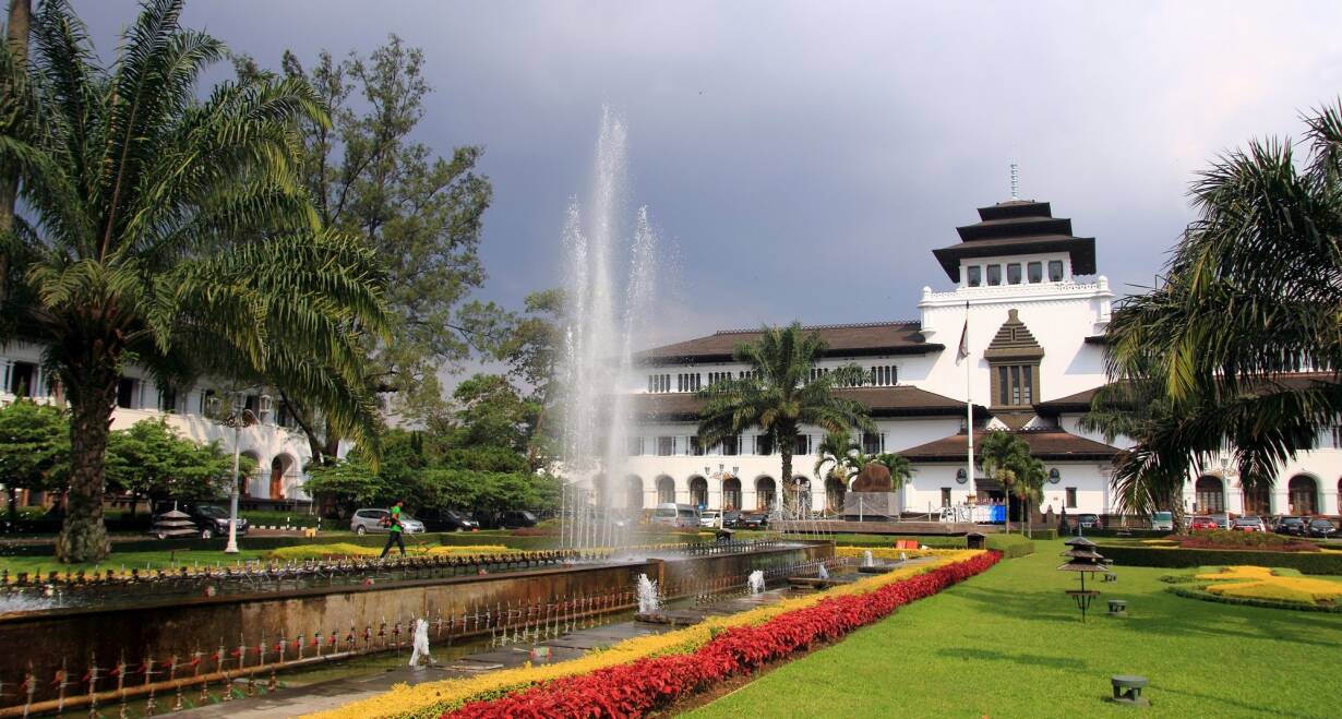Indonesië – Java en Bali: Rijstvelden, parelwitte stranden en rokende vulkanen - IndonesiëBandung