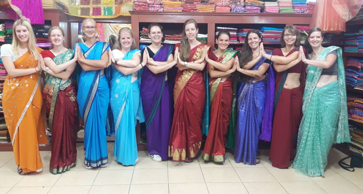 Sri Lanka, Kleurrijk Ceylon - Sri LankaKandy - Mawanella (Ca. 100 km)